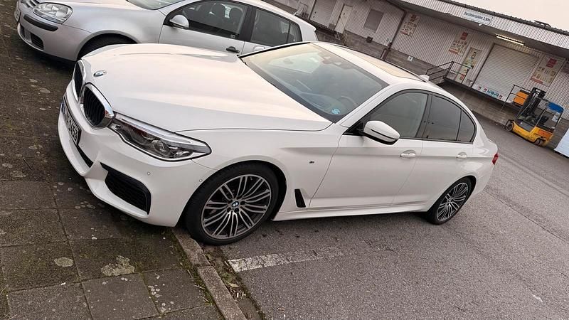 Weiß Gebraucht 2019 BMW 530 M Sport Limousine | 29.800 € - Bild 1/4
