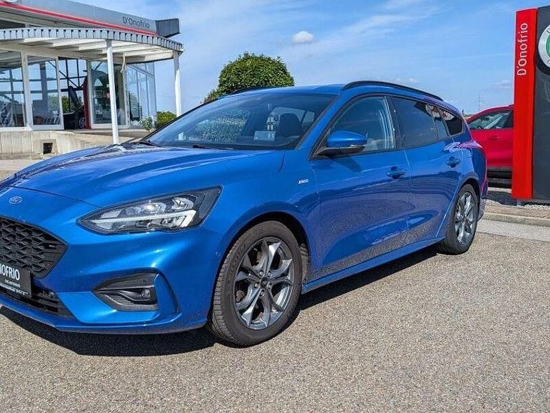 Blau Gebraucht 2020 Ford Focus | 15.990 € (Fairer Preis) - Bild 1/4