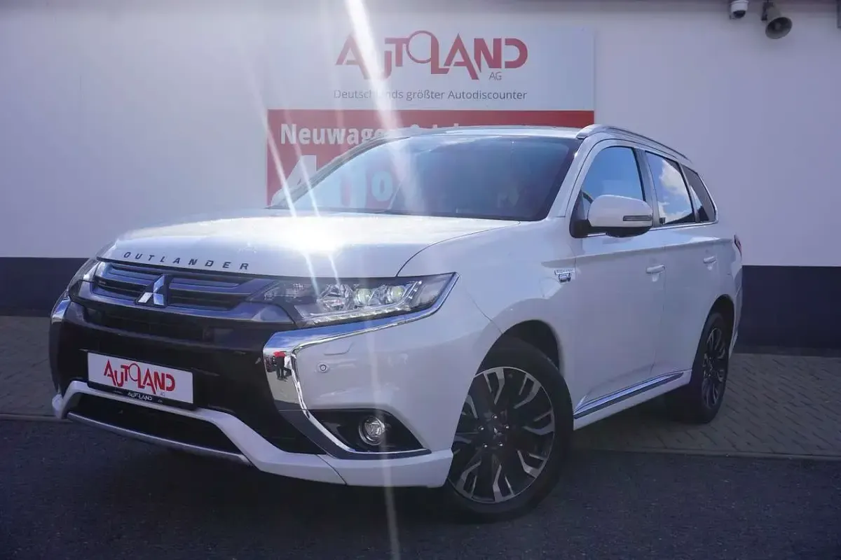 Gebraucht Mitsubishi Outlander P-HEV Top 203 PS (149 kW) 2017 Weiß SUV