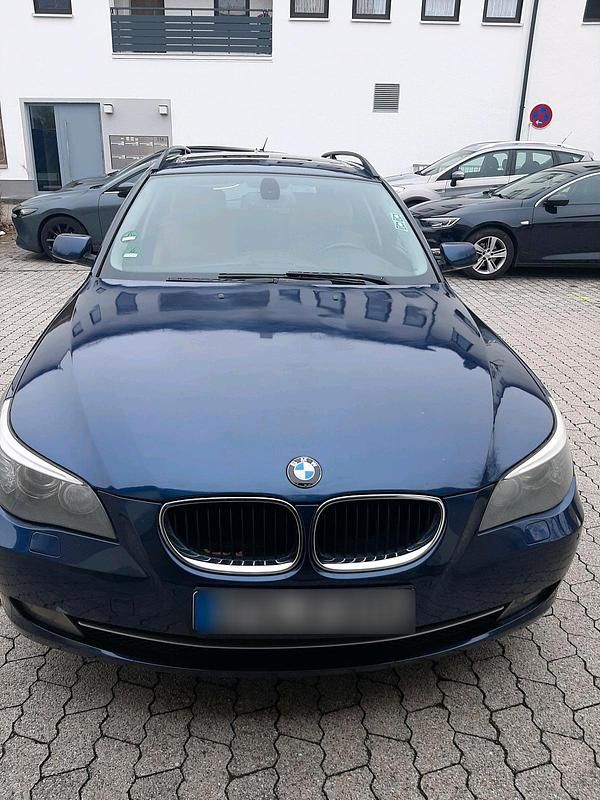Gebraucht BMW 520 177 PS (130 kW) 2008 Blau Kombi