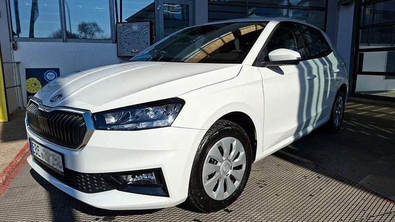 Gebraucht Skoda Fabia Essence 95 PS (69 kW) 2024 Weiß Kleinwagen