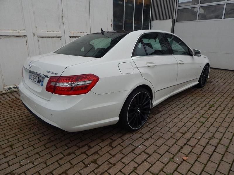 Gebraucht Mercedes E250 Avantgarde 204 PS (150 kW) 2009 Weiß Limousine
