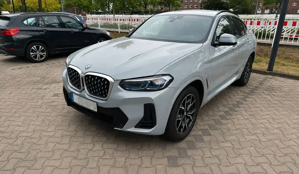 Gebraucht BMW X4 M Sport 245 PS (180 kW) 2025 Grau SUV