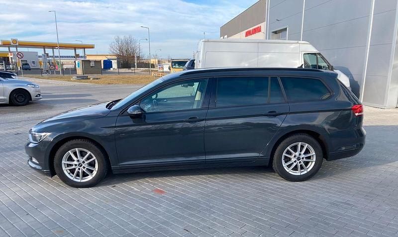 Gebraucht VW Passat Trendline 150 PS (110 kW) 2018 Grau Kombi