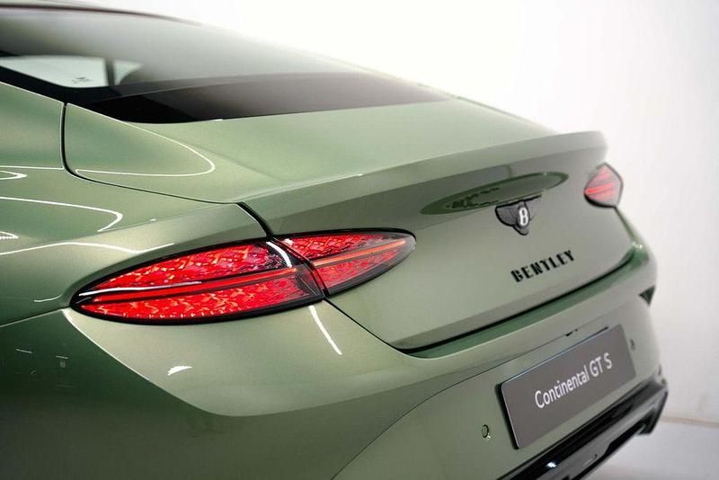 Neu Bentley Continental 680 PS (500 kW) 2026