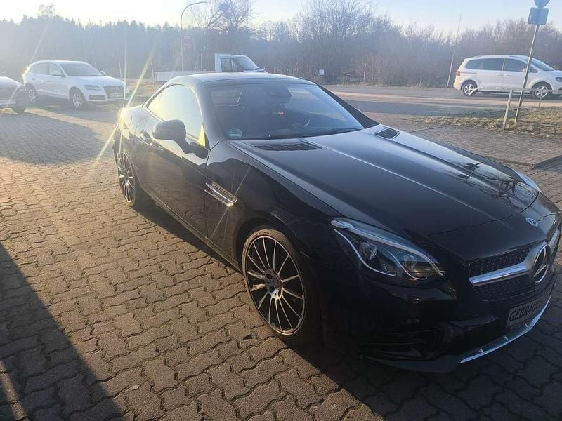 Gebraucht Mercedes SLC200 184 PS (135 kW) 2017 Schwarz  unilack Cabrio