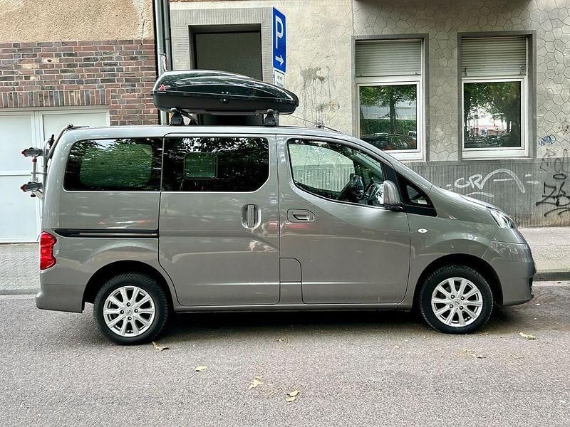Gebraucht Nissan Evalia Tekna 150 PS (110 kW) 2016 Grau Van / Kleinbus