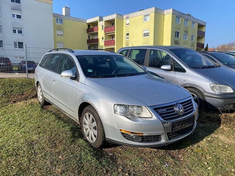 Silber Gebraucht 2008 VW Passat Comfortline Kombi | 999 € (Superpreis) - Bild 1/4
