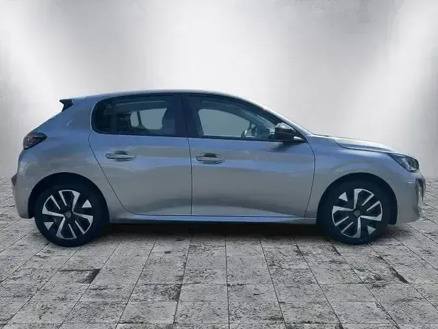 Gebraucht Peugeot 208 Active 101 PS (74 kW) 2024 Artense silber metallic Kleinwagen