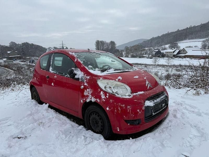 Rot Gebraucht 2009 Citroën C1 Advance Kleinwagen | 690 € (Superpreis) - Bild 1/4