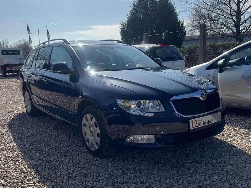 Gebraucht Skoda Superb 125 PS (91 kW) 2011 Blau Kombi