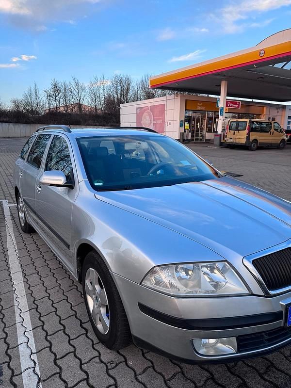 Gebraucht Skoda Octavia 105 PS (77 kW) 2009 Grau Kombi