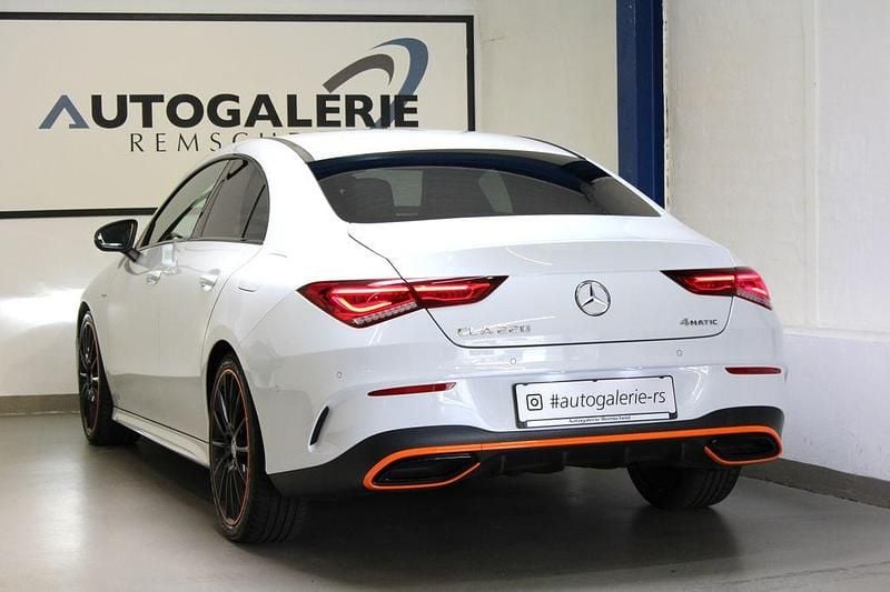 Weiß Gebraucht 2019 Mercedes CLA220 AMG line Limousine | 29.990 € (Guter Preis) - Bild 1/4