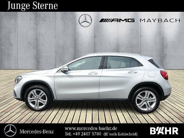 Silber Gebraucht 2019 Mercedes GLA180 SUV | 24.450 € (Etwas zu teuer) - Bild 1/4