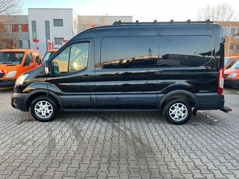 Gebraucht Ford Transit Trend 131 PS (96 kW) 2018 Schwarz Van / Kleinbus