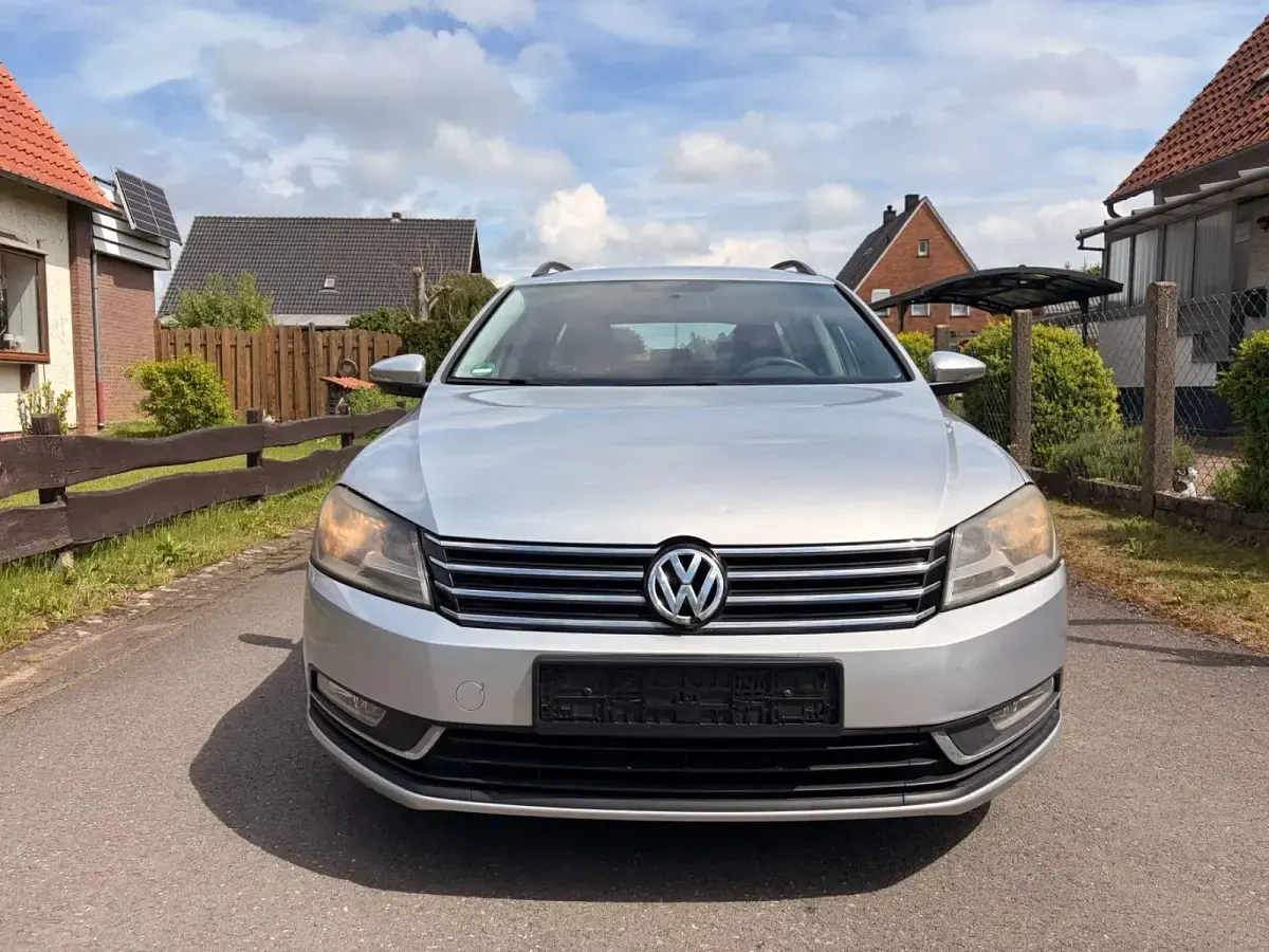 Gebraucht VW Passat 122 PS (89 kW) 2011 Silber Kombi