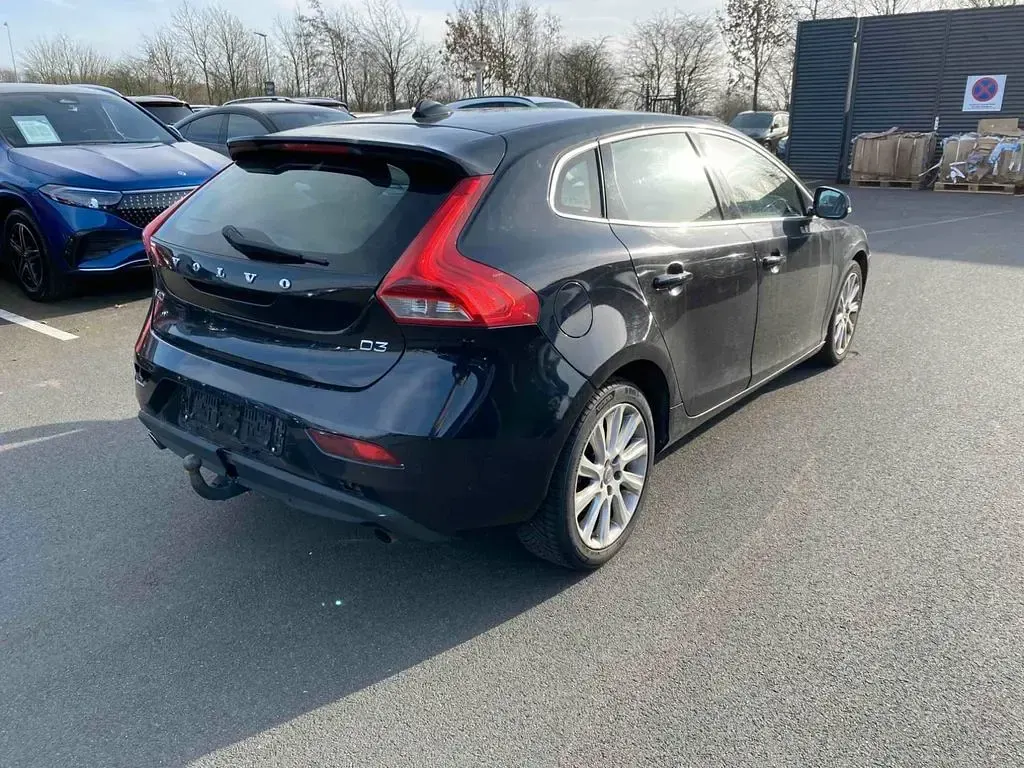 Gebraucht Volvo V40 Momentum 177 PS (130 kW) 2014 Schwarz Limousine
