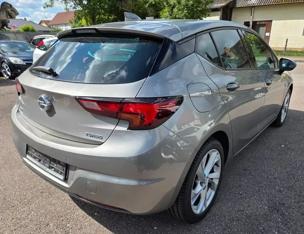Gebraucht Opel Astra Active 125 PS (91 kW) 2017 Grau Limousine