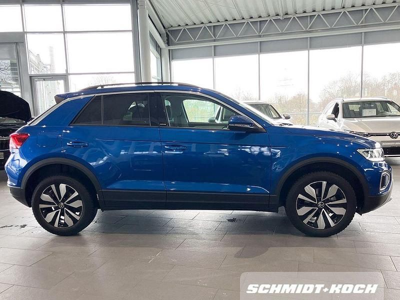 Gebraucht VW T-Roc Move 116 PS (85 kW) 2024 Ravennablau (blau) SUV
