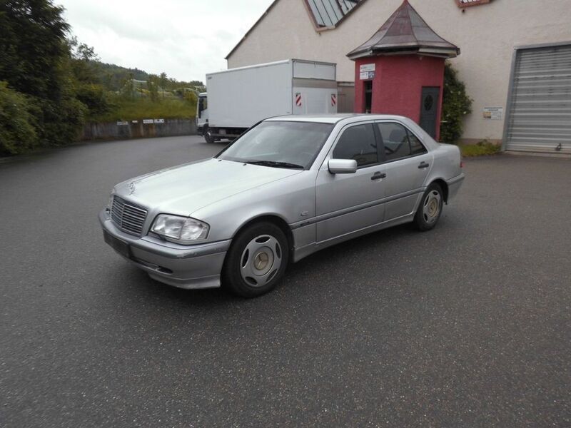 Gebraucht Mercedes C240 Classic 170 PS (125 kW) 1998 Silber Limousine