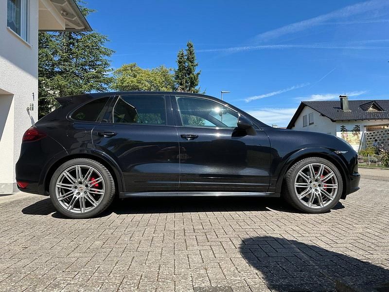 Gebraucht Porsche Cayenne GTS 420 PS (308 kW) 2012 Schwarz SUV