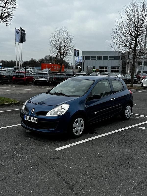 Blau Gebraucht 2007 Renault Clio II Kleinwagen | 1.400 € (Guter Preis) - Bild 1/4