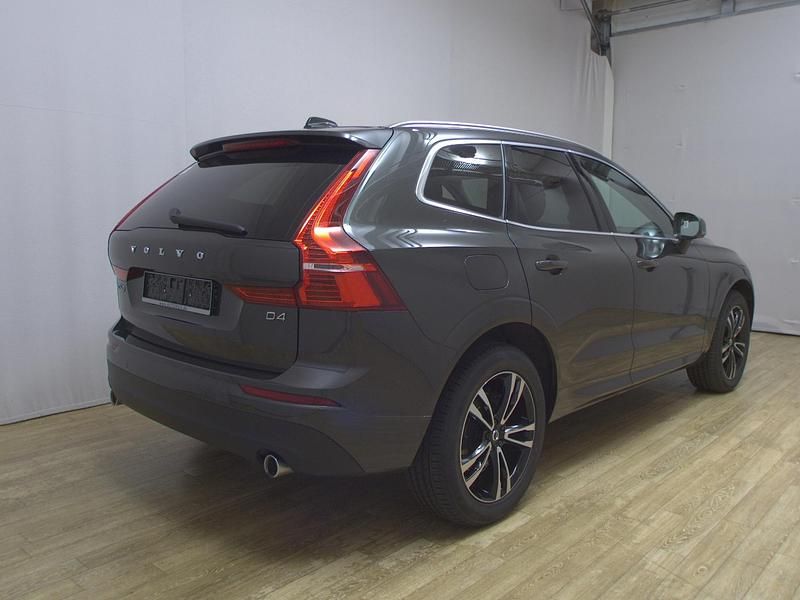Gebraucht Volvo XC60 Momentum 190 PS (139 kW) 2020 Grau SUV