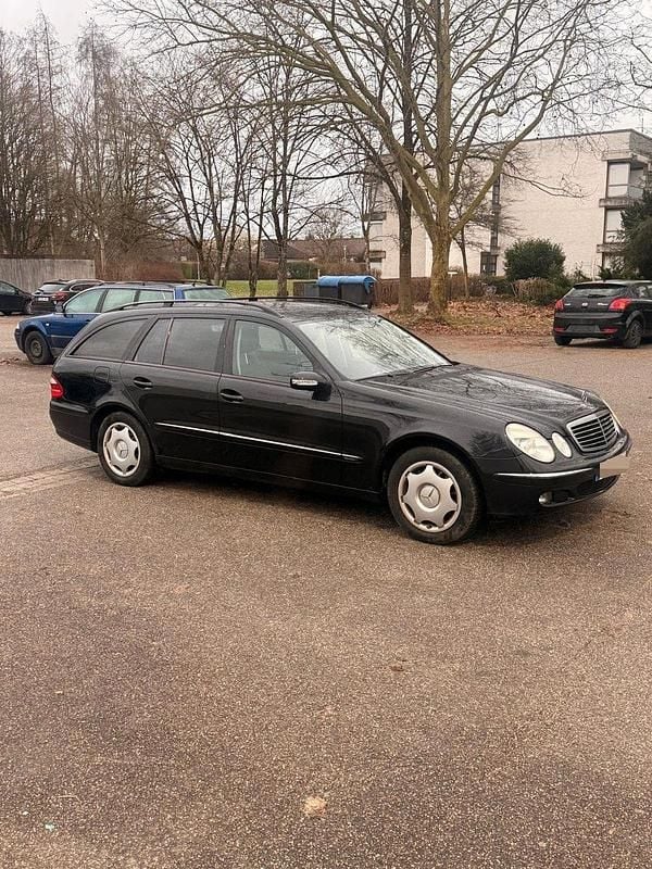 Gebraucht Mercedes E220 Elegance 150 PS (110 kW) 2005 Schwarz Kombi