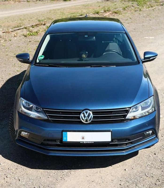 Używany VW Jetta Allstar 125 KM (91 kW) 2016 Niebieski Sedan/Limuzyna