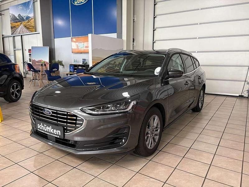 Neu Ford Focus Titanium 125 PS (91 kW) 2026 Magneticgrau (metallic) Kombi
