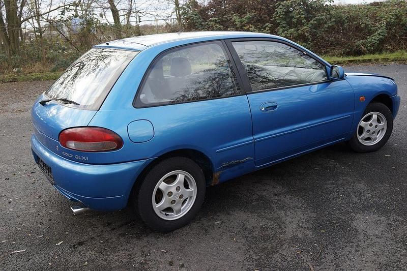 Gebraucht Mitsubishi Colt 75 PS (55 kW) 1995 Blau Kleinwagen