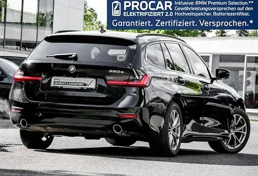 Gebraucht BMW 320e Sport Line 204 PS (150 kW) 2022 Schwarz Kombi