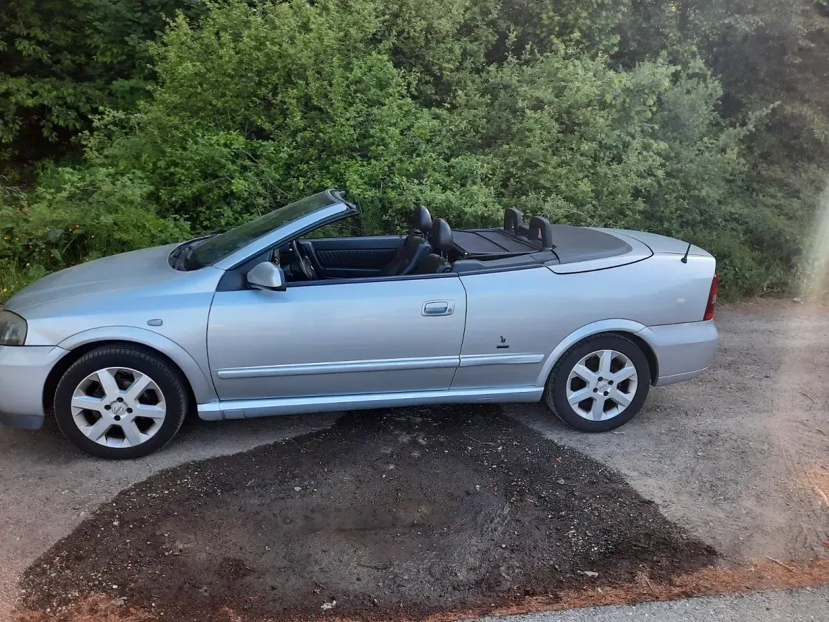 Gebraucht Opel Astra 101 PS (74 kW) 2002 Silber Cabrio