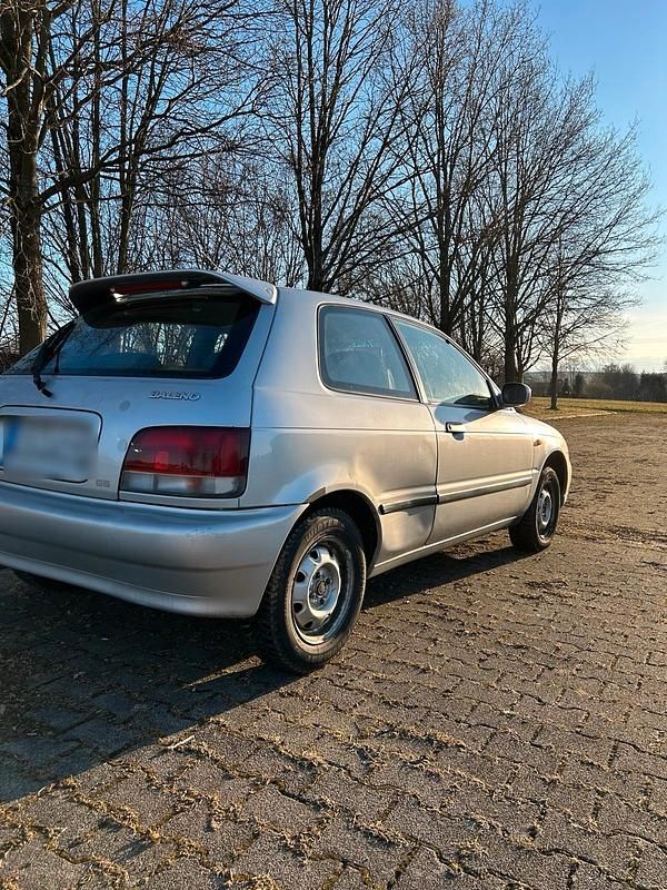 Gebraucht Suzuki Baleno 85 PS (62 kW) 1999 Silber Kleinwagen