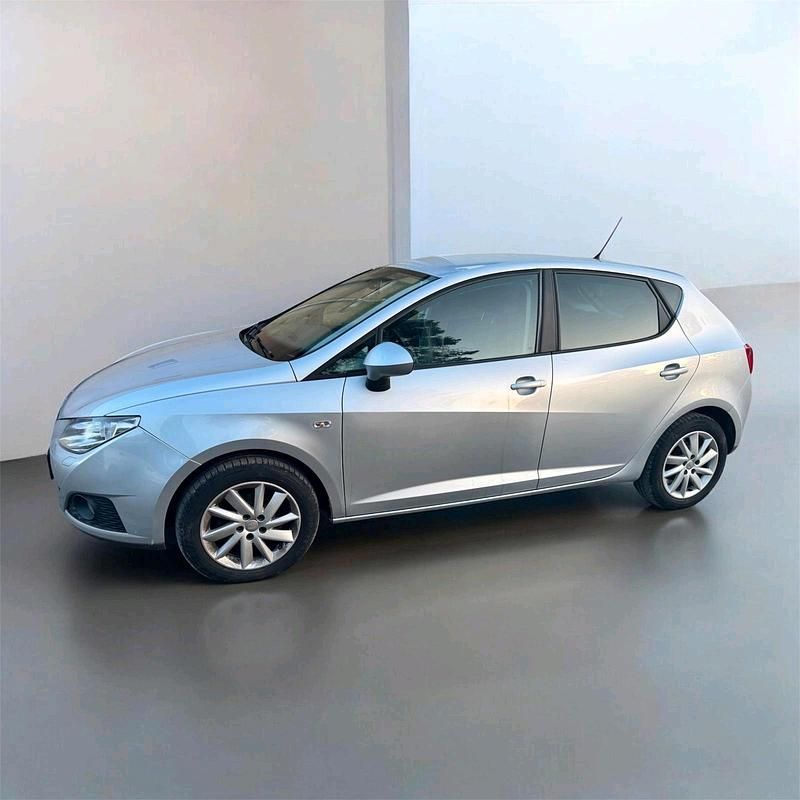 Gebraucht Seat Ibiza 85 PS (62 kW) 2010 Silber Limousine