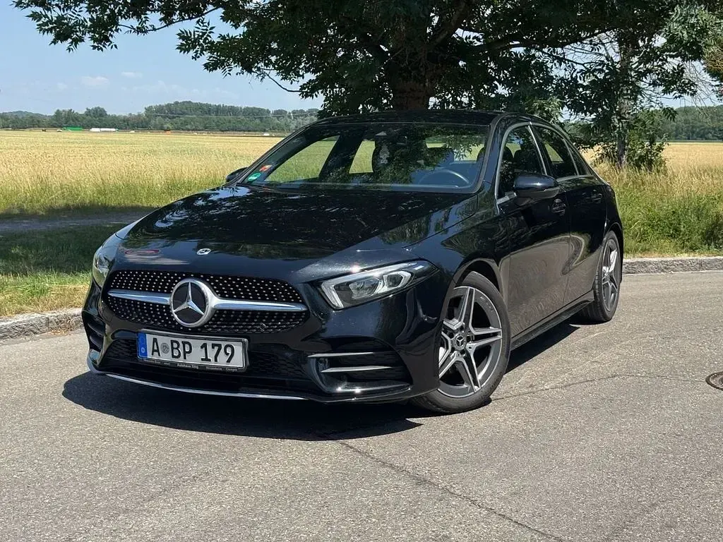 Gebraucht Mercedes A200 163 PS (119 kW) 2019 Schwarz Limousine