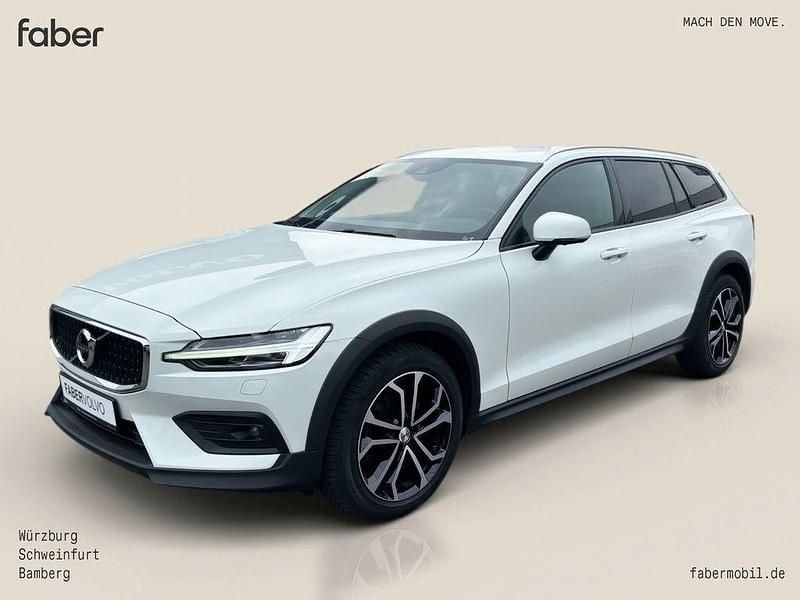 Ice white Gebraucht 2021 Volvo V60 CC Pro Kombi | 26.990 € (Fairer Preis) - Bild 1/4