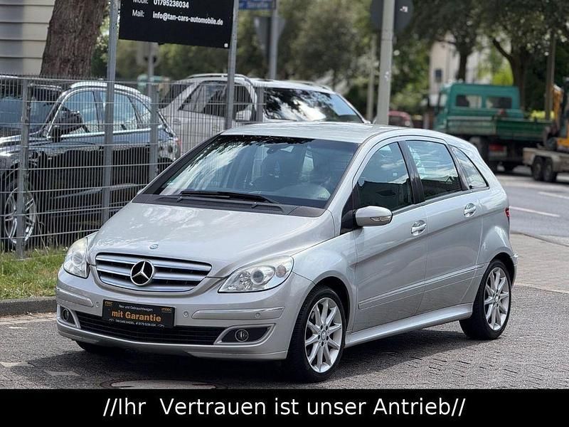 Silber Gebraucht 2007 Mercedes B180 Van / Kleinbus | 6.499 € (Fairer Preis) - Bild 1/4