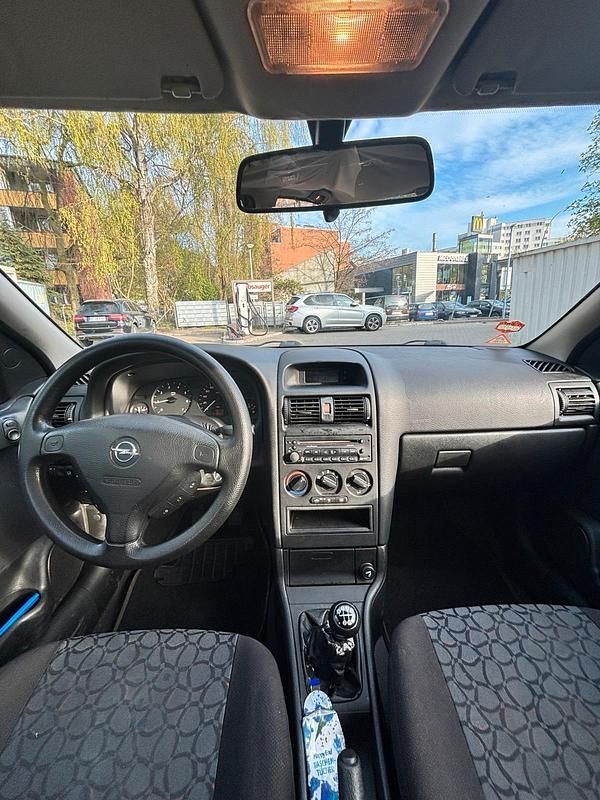 Gebraucht Opel Astra 2000 Silber Limousine