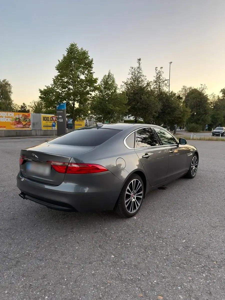 Gebraucht Jaguar XF 180 PS (132 kW) 2016 Limousine