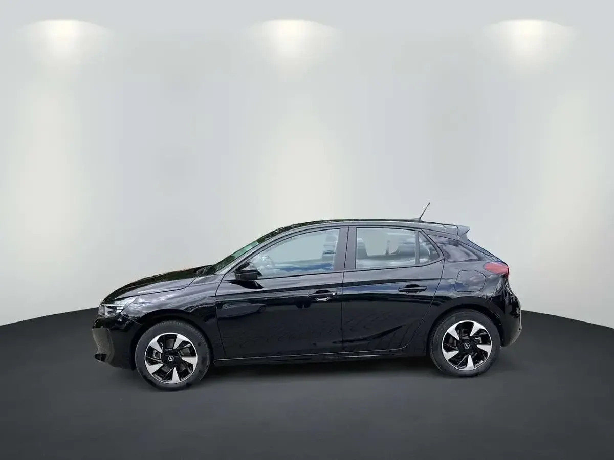 Używany Opel Corsa-e Edition 100 kW (136 KM) 2023 Czarny Hatchback
