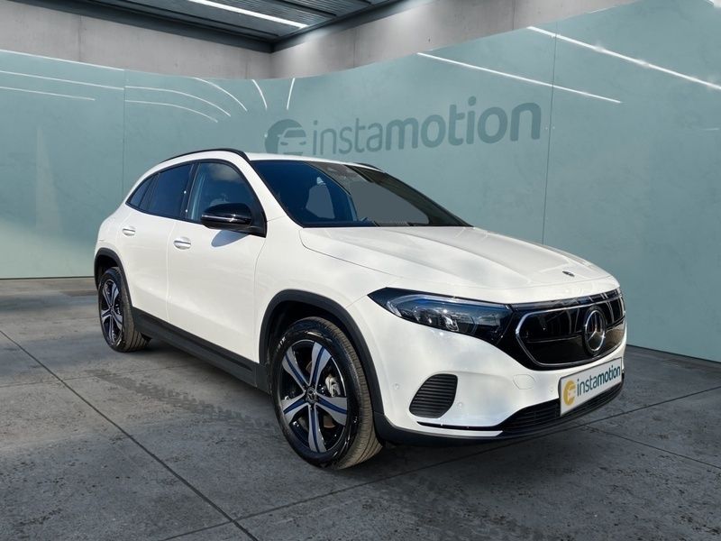 Weiß Gebraucht 2023 Mercedes EQA250 Electric Art SUV | 37.534 € (Etwas zu teuer) - Bild 1/4