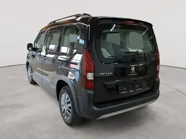 Gebraucht Peugeot Rifter Allure 131 PS (96 kW) 2023 Perla nera schwarz metallic Van / Kleinbus