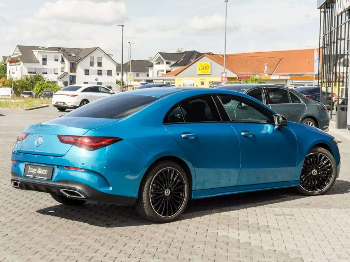 Gebraucht Mercedes CLA250 AMG 224 PS (164 kW) 2025 Blau Coupé