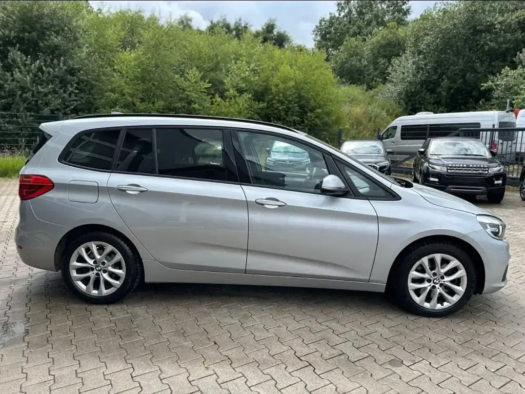 Gebraucht BMW 220 Gran Tourer Performance 190 PS (139 kW) 2016 Silber Van / Kleinbus