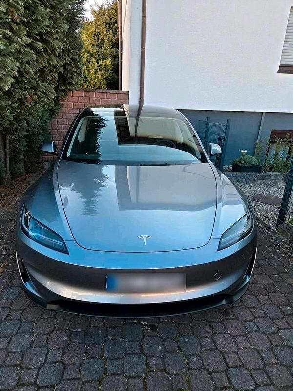 Käytetty Tesla Model 3 Performance 338 kW (460 HP) 2024 Hopea Sedan