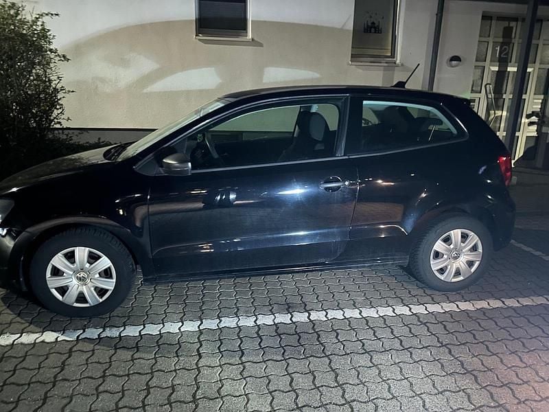Gebraucht VW Polo 75 PS (55 kW) 2014 Schwarz Kleinwagen