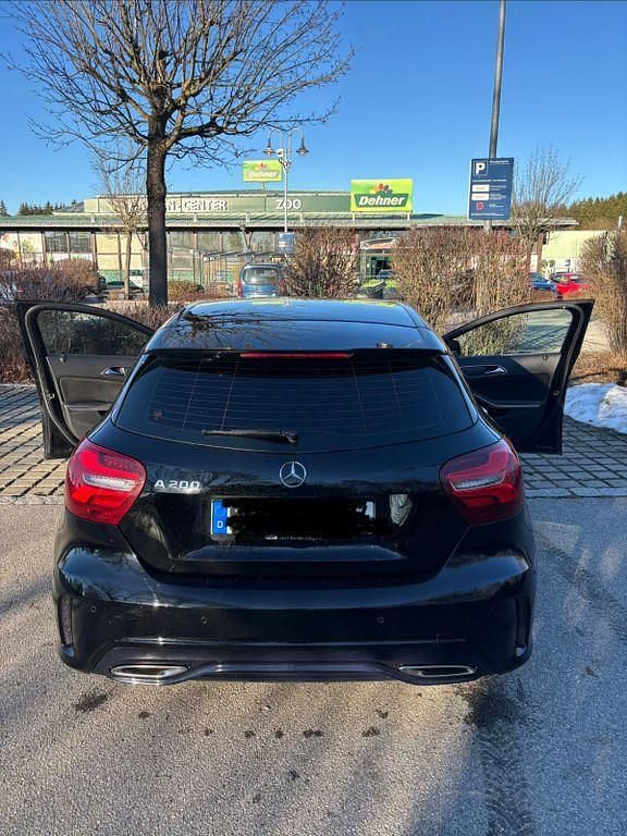 Gebraucht Mercedes A200 AMG line 156 PS (114 kW) 2018 Schwarz Limousine
