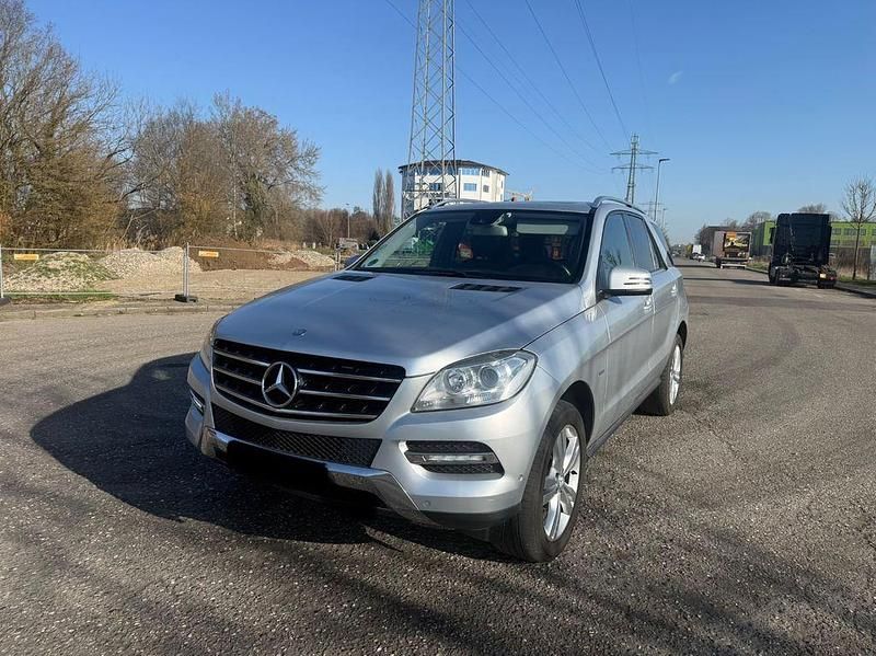 Gebraucht Mercedes ML350 258 PS (189 kW) 2012 Silber SUV