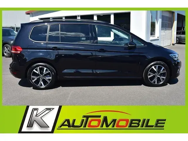 Gebraucht VW Touran Comfortline 150 PS (110 kW) 2024 Schwarz Van / Kleinbus